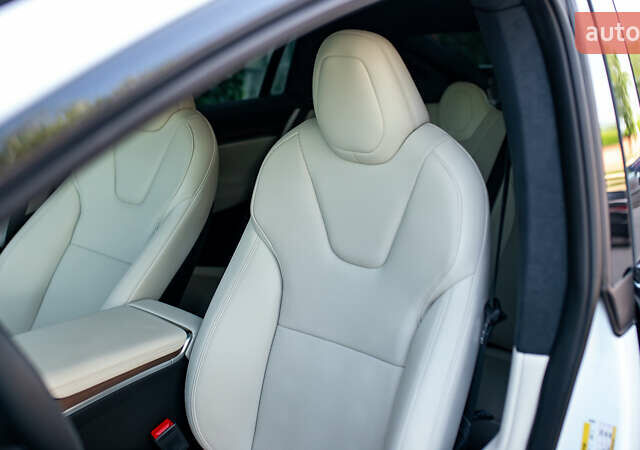 Білий Тесла Модель Х, об'ємом двигуна 0 л та пробігом 54 тис. км за 69000 $, фото 50 на Automoto.ua