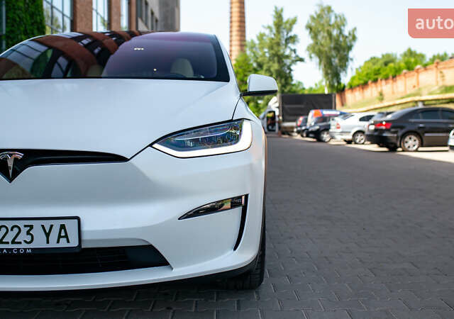 Білий Тесла Модель Х, об'ємом двигуна 0 л та пробігом 54 тис. км за 69000 $, фото 1 на Automoto.ua