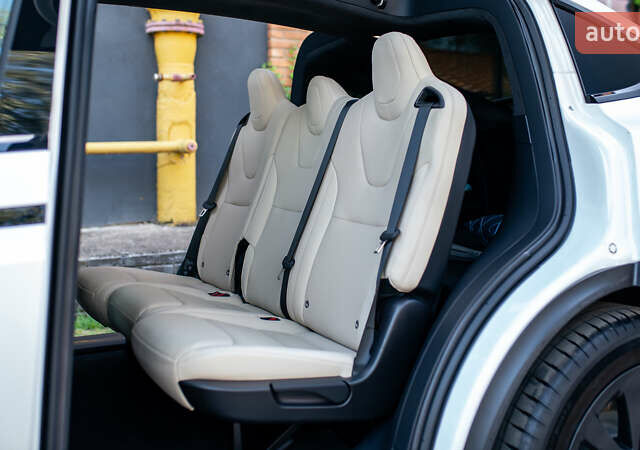 Білий Тесла Модель Х, об'ємом двигуна 0 л та пробігом 54 тис. км за 69000 $, фото 30 на Automoto.ua