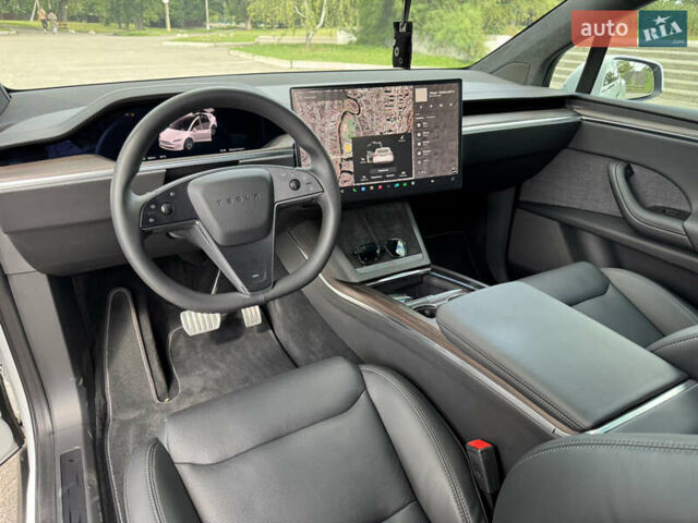 Белый Тесла Модель Х, объемом двигателя 0 л и пробегом 40 тыс. км за 67800 $, фото 6 на Automoto.ua