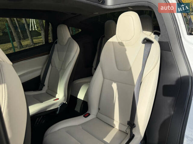 Білий Тесла Модель Х, об'ємом двигуна 0 л та пробігом 55 тис. км за 47000 $, фото 17 на Automoto.ua