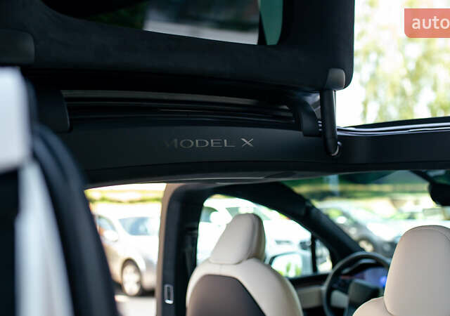 Білий Тесла Модель Х, об'ємом двигуна 0 л та пробігом 54 тис. км за 69000 $, фото 40 на Automoto.ua