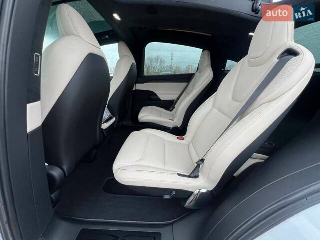 Белый Тесла Модель Х, объемом двигателя 0 л и пробегом 31 тыс. км за 68000 $, фото 39 на Automoto.ua