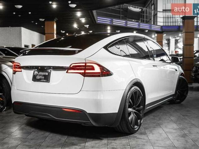 Білий Тесла Модель Х, об'ємом двигуна 0 л та пробігом 25 тис. км за 55900 $, фото 4 на Automoto.ua