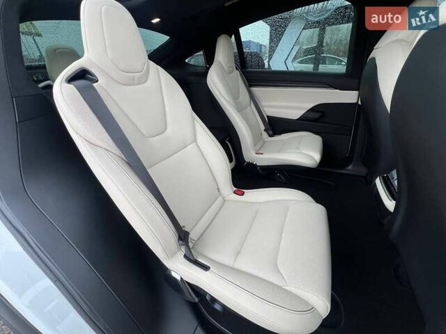 Белый Тесла Модель Х, объемом двигателя 0 л и пробегом 31 тыс. км за 68000 $, фото 25 на Automoto.ua