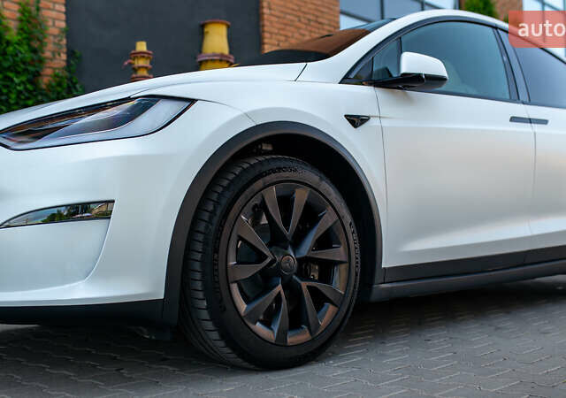 Білий Тесла Модель Х, об'ємом двигуна 0 л та пробігом 54 тис. км за 69000 $, фото 5 на Automoto.ua