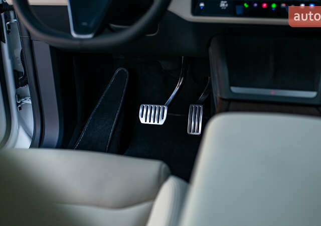 Білий Тесла Модель Х, об'ємом двигуна 0 л та пробігом 54 тис. км за 69000 $, фото 70 на Automoto.ua