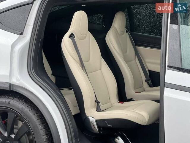 Белый Тесла Модель Х, объемом двигателя 0 л и пробегом 31 тыс. км за 68000 $, фото 24 на Automoto.ua