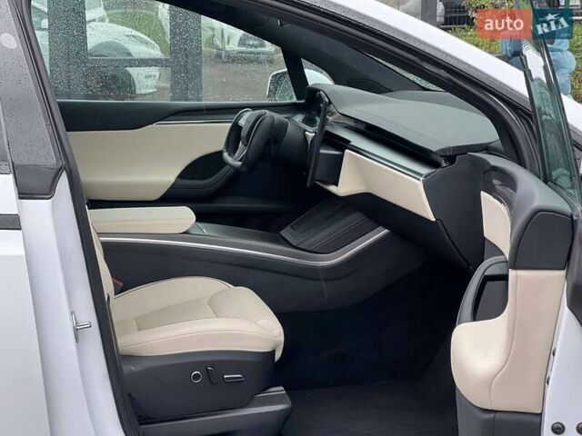 Белый Тесла Модель Х, объемом двигателя 0 л и пробегом 31 тыс. км за 68000 $, фото 30 на Automoto.ua