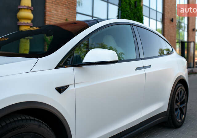 Білий Тесла Модель Х, об'ємом двигуна 0 л та пробігом 54 тис. км за 69000 $, фото 4 на Automoto.ua