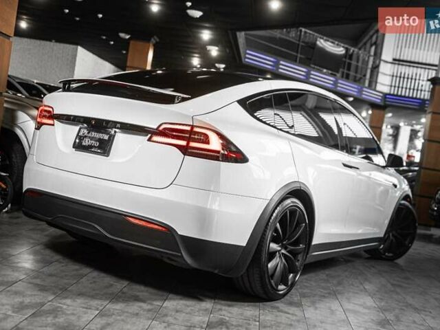 Білий Тесла Модель Х, об'ємом двигуна 0 л та пробігом 25 тис. км за 55900 $, фото 6 на Automoto.ua