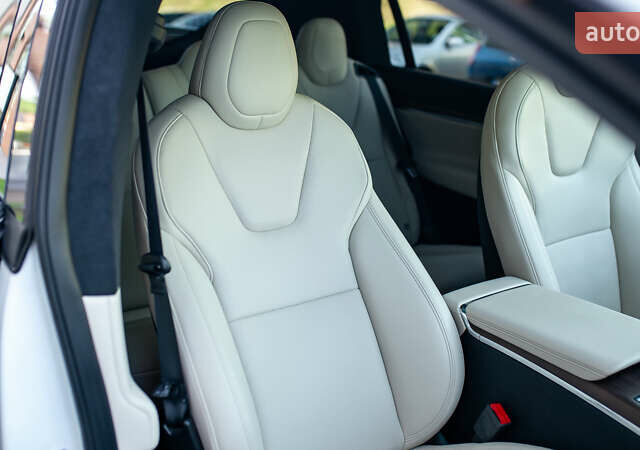 Білий Тесла Модель Х, об'ємом двигуна 0 л та пробігом 54 тис. км за 69000 $, фото 75 на Automoto.ua