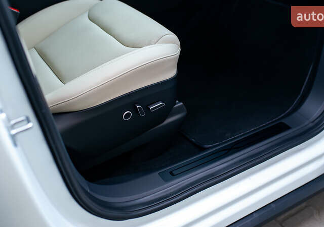 Білий Тесла Модель Х, об'ємом двигуна 0 л та пробігом 54 тис. км за 69000 $, фото 79 на Automoto.ua