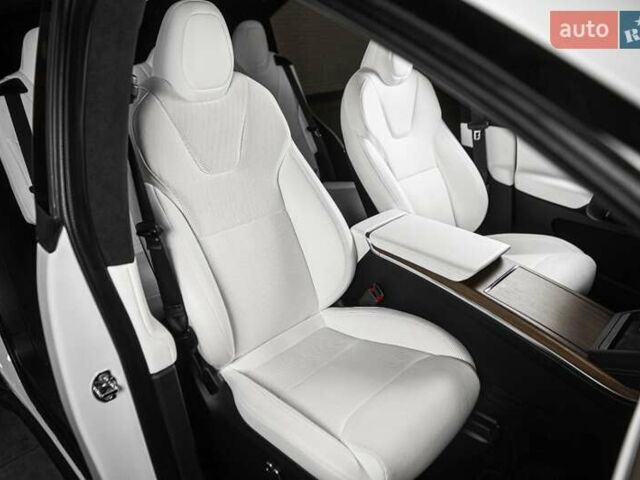 Білий Тесла Модель Х, об'ємом двигуна 0 л та пробігом 25 тис. км за 55900 $, фото 14 на Automoto.ua