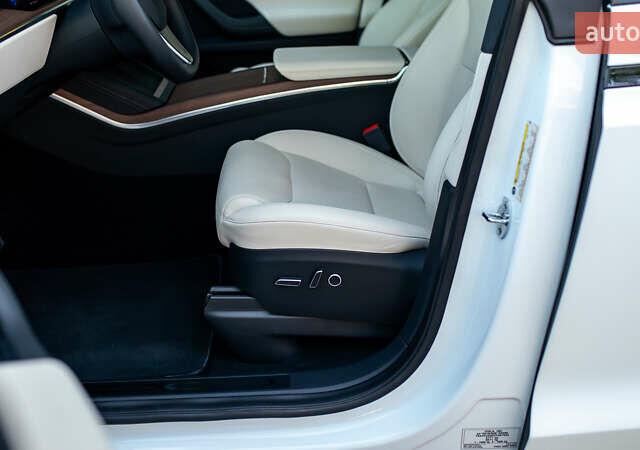 Білий Тесла Модель Х, об'ємом двигуна 0 л та пробігом 54 тис. км за 69000 $, фото 45 на Automoto.ua