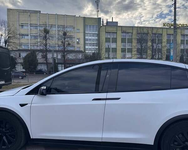 Белый Тесла Модель Х, объемом двигателя 0 л и пробегом 35 тыс. км за 52500 $, фото 8 на Automoto.ua