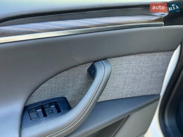 Білий Тесла Модель Х, об'ємом двигуна 0 л та пробігом 50 тис. км за 51500 $, фото 17 на Automoto.ua