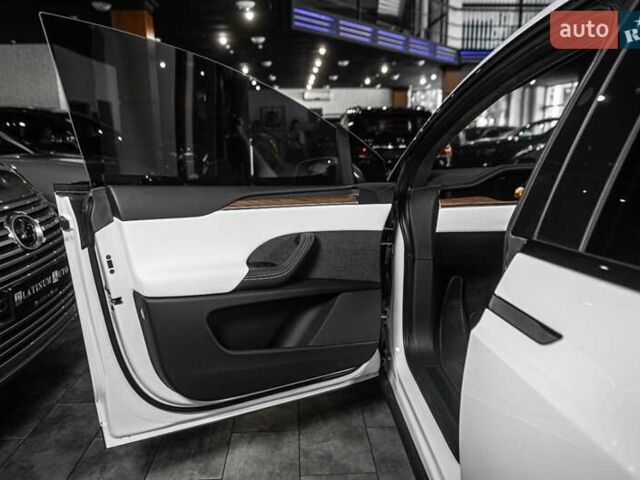 Білий Тесла Модель Х, об'ємом двигуна 0 л та пробігом 25 тис. км за 55900 $, фото 15 на Automoto.ua