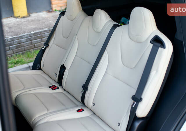 Білий Тесла Модель Х, об'ємом двигуна 0 л та пробігом 54 тис. км за 69000 $, фото 35 на Automoto.ua