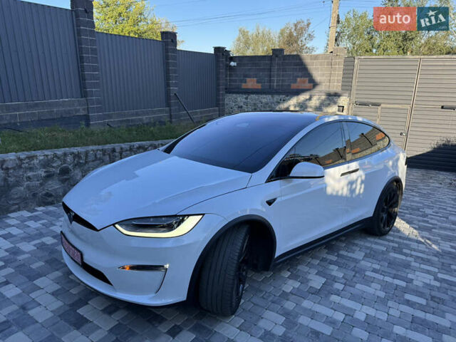 Белый Тесла Модель Х, объемом двигателя 0 л и пробегом 64 тыс. км за 57000 $, фото 2 на Automoto.ua