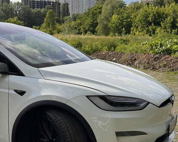 Белый Тесла Модель Х, объемом двигателя 0 л и пробегом 30 тыс. км за 48900 $, фото 6 на Automoto.ua