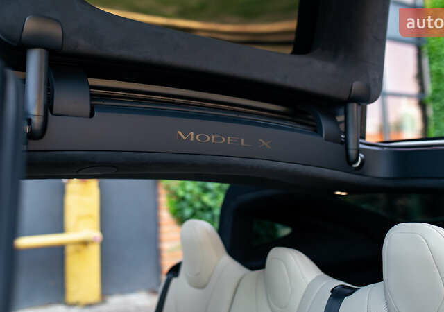 Білий Тесла Модель Х, об'ємом двигуна 0 л та пробігом 54 тис. км за 69000 $, фото 31 на Automoto.ua