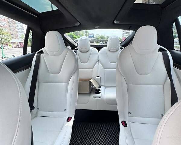 Белый Тесла Модель Х, объемом двигателя 0 л и пробегом 22 тыс. км за 65000 $, фото 19 на Automoto.ua