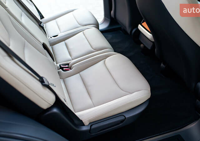 Білий Тесла Модель Х, об'ємом двигуна 0 л та пробігом 54 тис. км за 69000 $, фото 39 на Automoto.ua