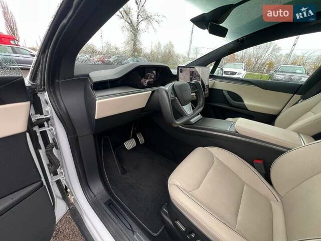 Белый Тесла Модель Х, объемом двигателя 0 л и пробегом 31 тыс. км за 68000 $, фото 34 на Automoto.ua