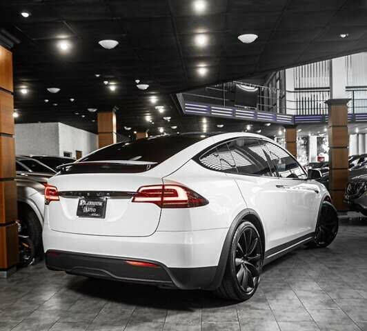 Білий Тесла Модель Х, об'ємом двигуна 0 л та пробігом 25 тис. км за 55900 $, фото 7 на Automoto.ua