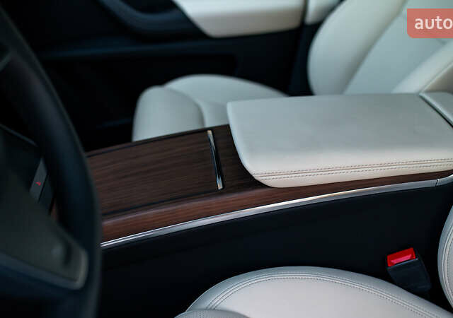 Білий Тесла Модель Х, об'ємом двигуна 0 л та пробігом 54 тис. км за 69000 $, фото 53 на Automoto.ua