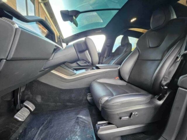 Белый Тесла Модель Х, объемом двигателя 0 л и пробегом 14 тыс. км за 20000 $, фото 8 на Automoto.ua