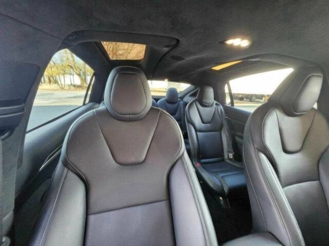 Белый Тесла Модель Х, объемом двигателя 0 л и пробегом 14 тыс. км за 20000 $, фото 16 на Automoto.ua