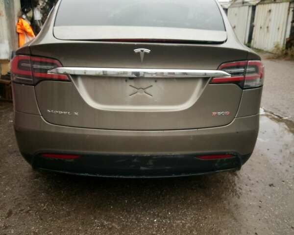 Тесла Модель Х 2016 в Киеве на Automoto.ua Бежевый Тесла Модель Х, объемом двигателя 0 л и пробегом 173 тыс. км за 23000 $, фото 3 на Automoto.ua