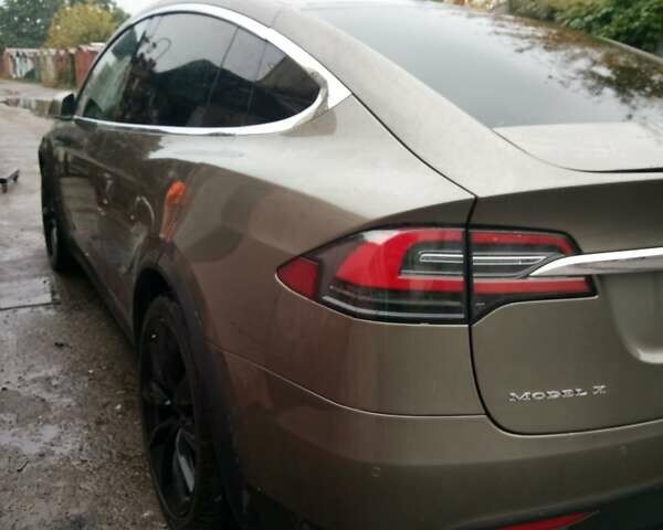 Тесла Модель Х 2016 в Киеве на Automoto.ua Бежевый Тесла Модель Х, объемом двигателя 0 л и пробегом 173 тыс. км за 23000 $, фото 2 на Automoto.ua
