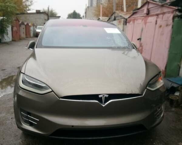 Тесла Модель Х 2016 в Киеве на Automoto.ua Бежевый Тесла Модель Х, объемом двигателя 0 л и пробегом 173 тыс. км за 23000 $, фото 1 на Automoto.ua