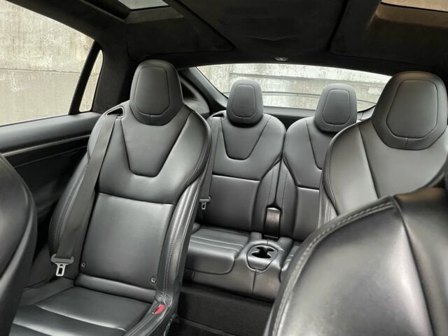 Черный Тесла Модель Х, объемом двигателя 0 л и пробегом 147 тыс. км за 26500 $, фото 7 на Automoto.ua