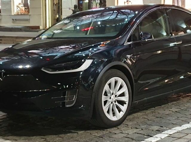 Чорний Тесла Модель Х, об'ємом двигуна 0 л та пробігом 33 тис. км за 43999 $, фото 6 на Automoto.ua