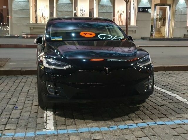 Чорний Тесла Модель Х, об'ємом двигуна 0 л та пробігом 33 тис. км за 43999 $, фото 5 на Automoto.ua