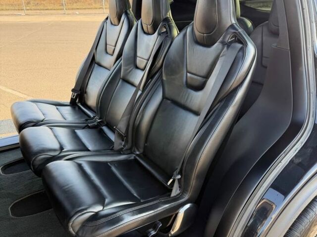 Черный Тесла Модель Х, объемом двигателя 0 л и пробегом 84 тыс. км за 19850 $, фото 14 на Automoto.ua