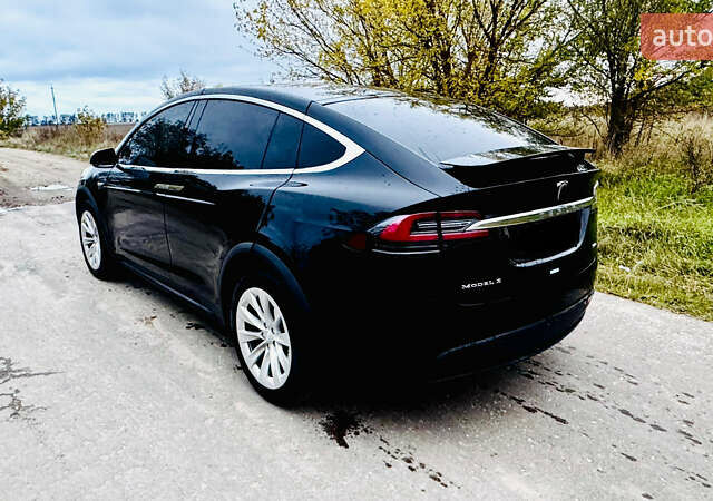 Черный Тесла Модель Х, объемом двигателя 0 л и пробегом 95 тыс. км за 16500 $, фото 4 на Automoto.ua