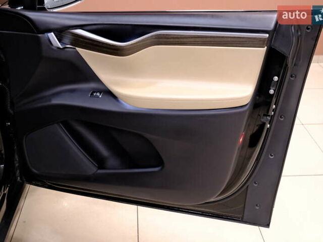 Чорний Тесла Модель Х, об'ємом двигуна 0 л та пробігом 132 тис. км за 19900 $, фото 43 на Automoto.ua