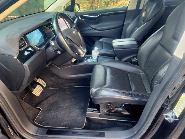 Черный Тесла Модель Х, объемом двигателя 0 л и пробегом 90 тыс. км за 24900 $, фото 5 на Automoto.ua