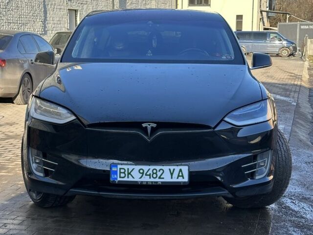 Черный Тесла Модель Х, объемом двигателя 0 л и пробегом 172 тыс. км за 17500 $, фото 1 на Automoto.ua