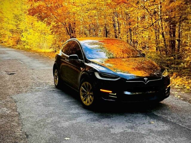 Черный Тесла Модель Х, объемом двигателя 0 л и пробегом 97 тыс. км за 16000 $, фото 1 на Automoto.ua