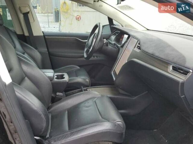 Черный Тесла Модель Х, объемом двигателя 0 л и пробегом 91 тыс. км за 11900 $, фото 10 на Automoto.ua