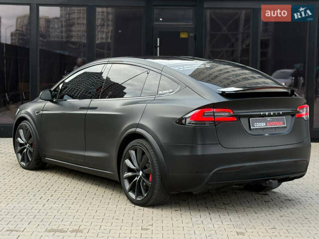 Черный Тесла Модель Х, объемом двигателя 0 л и пробегом 170 тыс. км за 19999 $, фото 3 на Automoto.ua