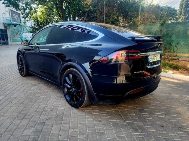 Черный Тесла Модель Х, объемом двигателя 0 л и пробегом 90 тыс. км за 24900 $, фото 2 на Automoto.ua