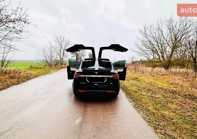 Черный Тесла Модель Х, объемом двигателя 0 л и пробегом 95 тыс. км за 16500 $, фото 10 на Automoto.ua