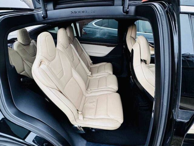 Черный Тесла Модель Х, объемом двигателя 0 л и пробегом 97 тыс. км за 16000 $, фото 5 на Automoto.ua